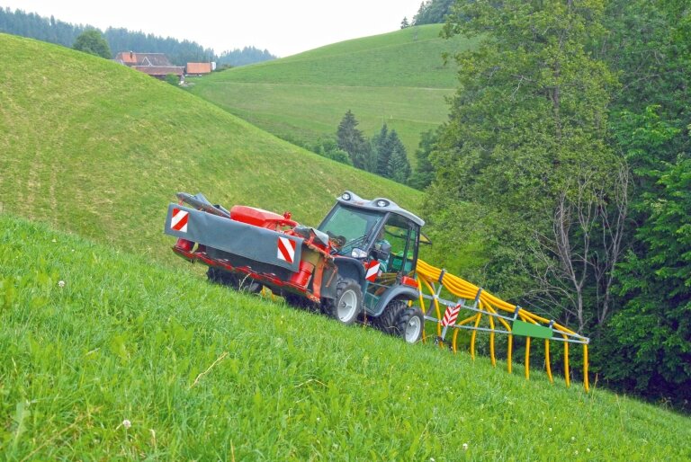 The TT 206: Working flexibly and safely in demanding terrain.