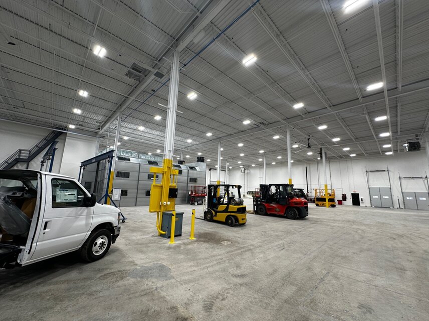 The new Eagan, Minnesota upfit and service center is built to support commercial equipment installations for Monroe Truck Equipment, MB airport product service for local airports, and full-spectrum aftersales support. The new facility is located at 3275 Dodd Road, Eagan, Minnesota 55121.