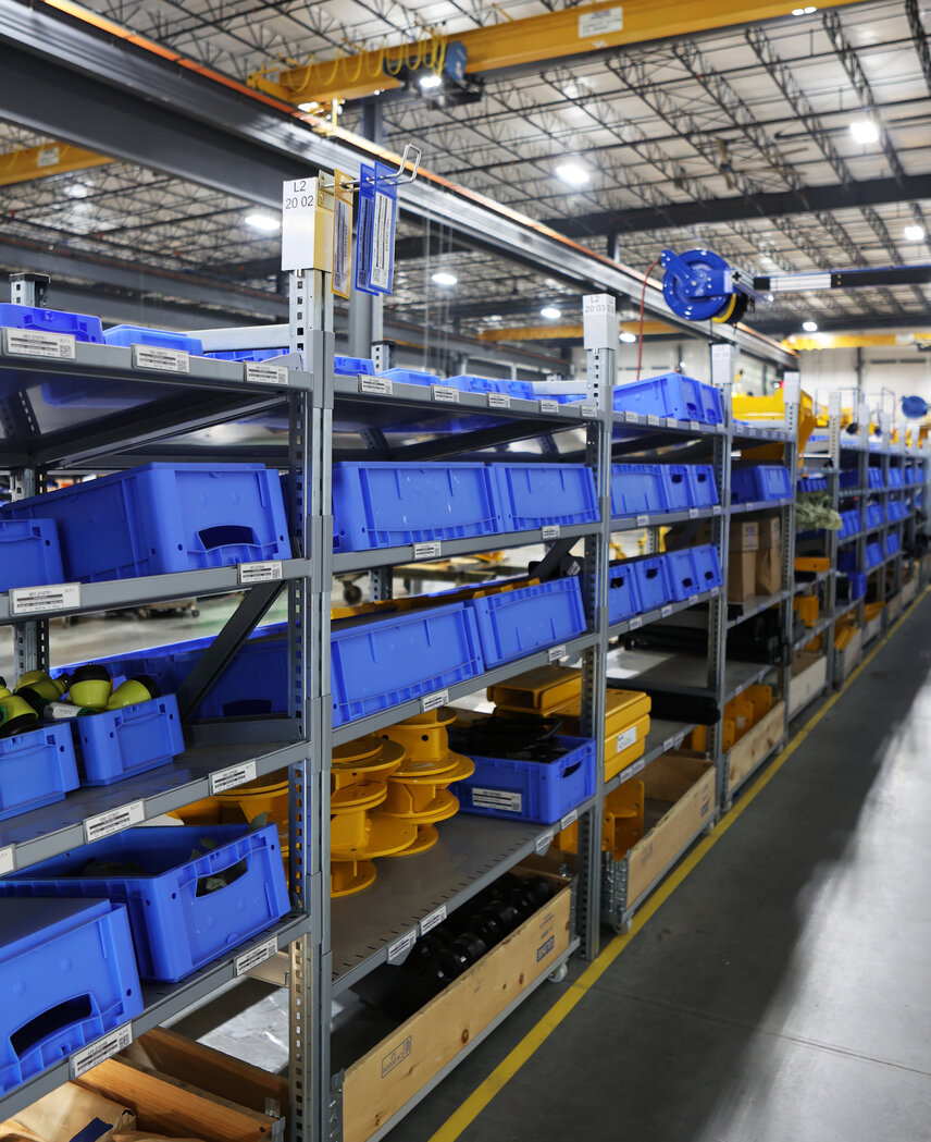 Kanban (system opracowany w celu usprawnienia wydajności produkcji) został stworzony w latach 40. przez Taiichi Ohno, inżyniera przemysłowego w Toyocie. Dziś Kanban jest nadal wykorzystywany w wielu formach produkcji i innych branżach - w tym w oprogramowaniu i IT.