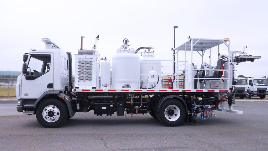 Pumper Air-Atomized System – Boost payload and performance with a high-capacity, flexible striping solution. The system allows for greater flexibility in layout while providing solution with minimal maintenance associated with lower pressure pumps.
