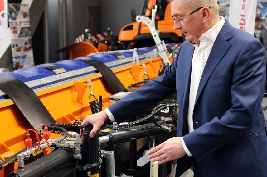 Door nu regelmatig de technische staat van uw auto te controleren en klein onderhoud uit te voeren, voorkomt u technische schulden in de toekomst. Vergeet niet dat besparingen niet voortkomen uit een gebrek aan onderhoud.