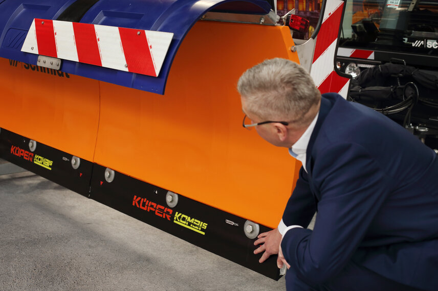 Ploegscharen zijn onderdelen die veel slijten. Ondanks het gebruik van hoogwaardige onderdelen, vereisen ze na elk seizoen een inspectie en, indien nodig, vervanging. Zonder deze inspectie kan een goede werking van de ploeg zeer moeilijk of zelfs onmogelijk zijn.