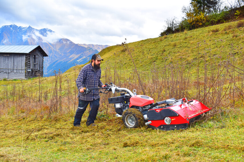 The compact CC 111 has a new design and a 10 hp engine.