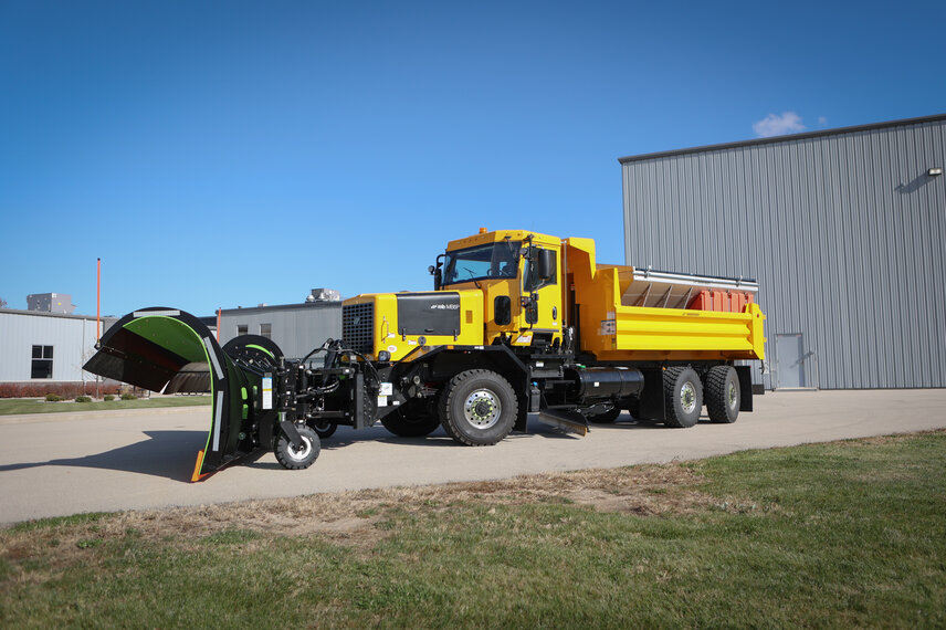 The MB6P tackles diverse winter operations with ease, blending  innovative design with real-world functionality for airports and municipalities alike.
