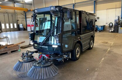 Schmidt | Compact sweeper Swingo 200+ 2-brush